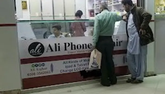 Ali Phone Repair iPhone Samsung iPads android tablets repair expert